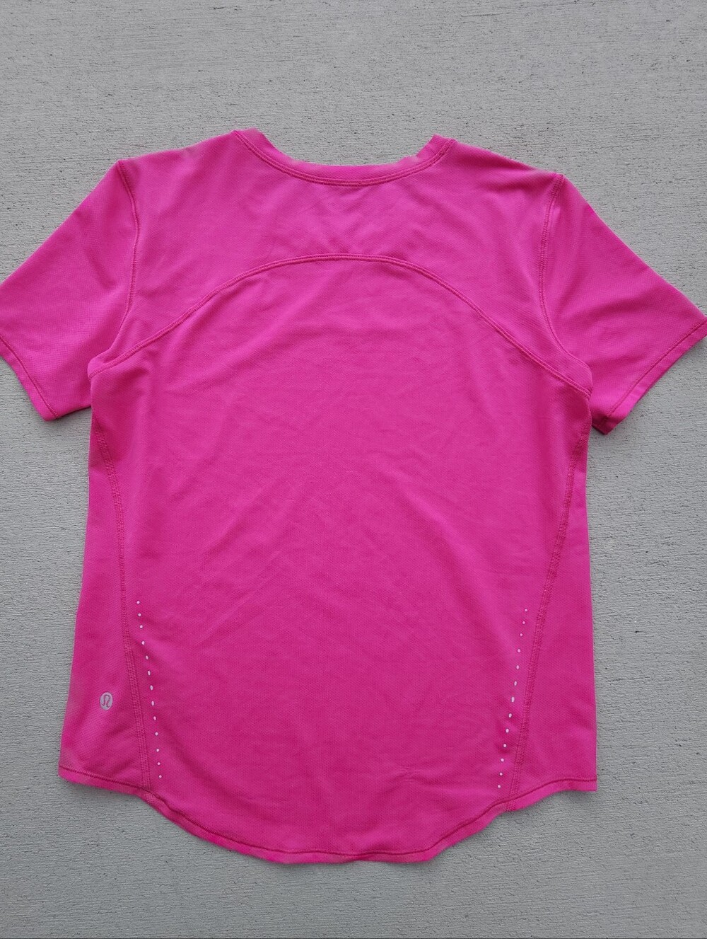 Lululemon High Neck Running and Training T-Shirt Color Rippened Raspberry Size S